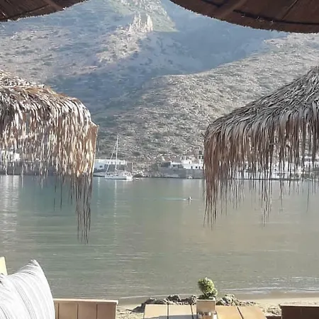 Kamares Port *